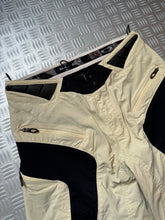 Charger l&#39;image dans la galerie, Early 2000&#39;s Oakley Technical Ventilated Shorts