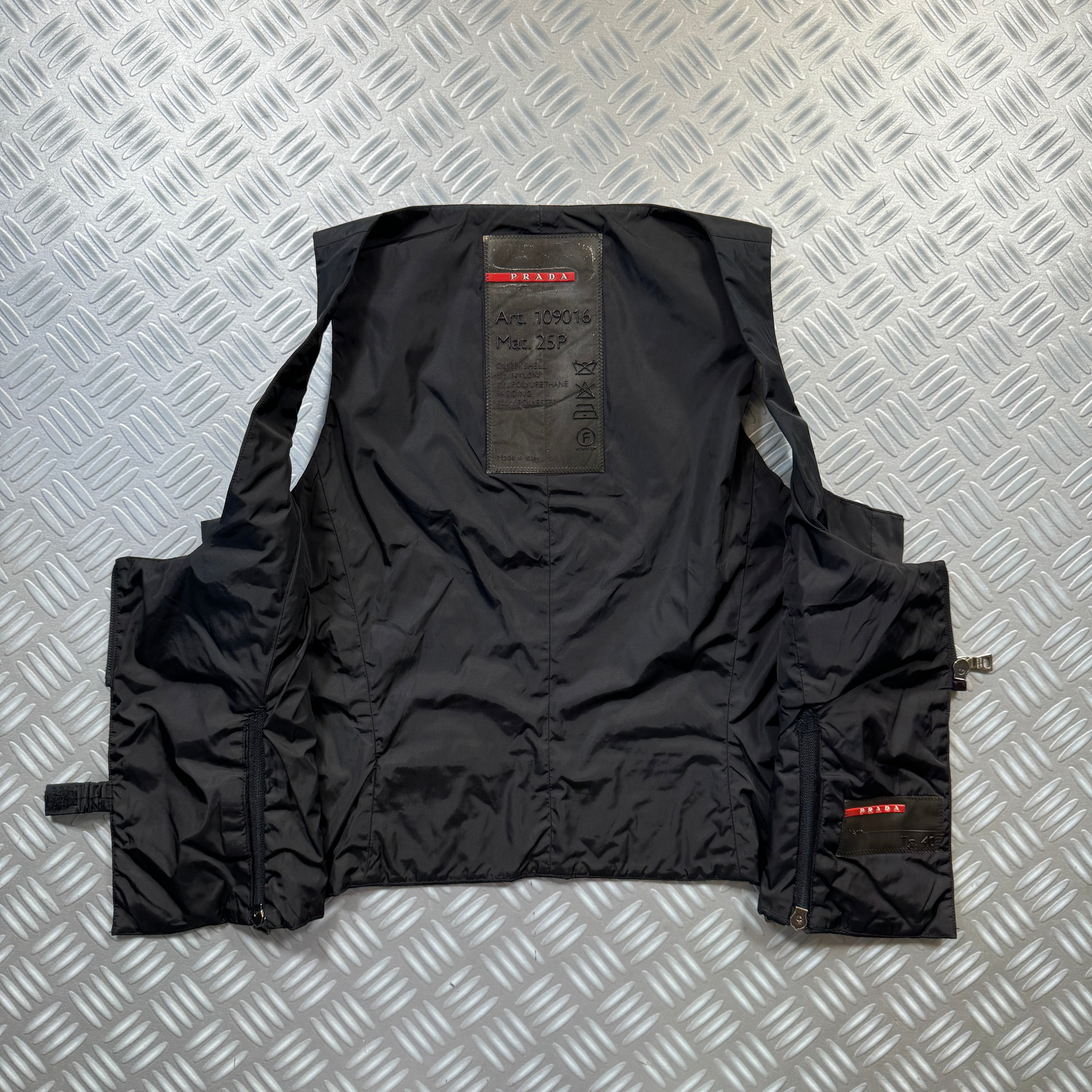 AW99' Prada Sport Jet Black Technical Vest – Holsales AW99' Prada Sport Jet Black Technical Vest – Holsales