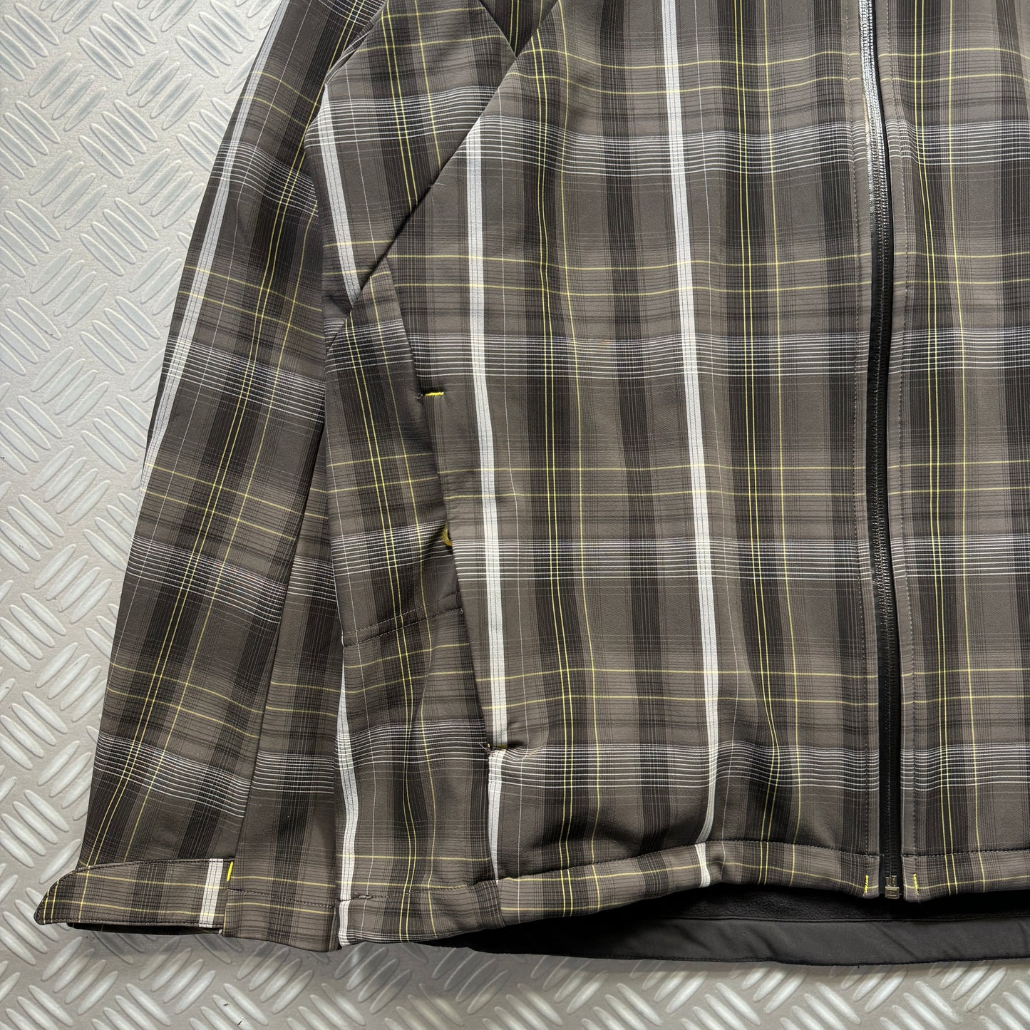 Early 2000's Salomon Plaid Soft Shell Jacket - Large / Extra Large