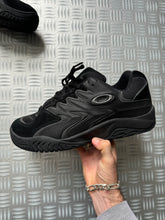 Charger l&#39;image dans la galerie, Early 2000&#39;s Oakley Switchback All Black 3M Reflective Footwear UK10.5 / US11.5