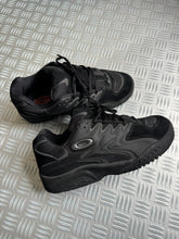 画像をギャラリービューアに読み込む, Early 2000&#39;s Oakley Switchback All Black 3M Reflective Footwear UK10.5 / US11.5