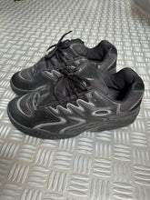 画像をギャラリービューアに読み込む, Early 2000&#39;s Oakley Switchback All Black 3M Reflective Footwear UK10.5 / US11.5