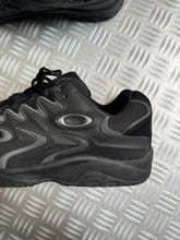 Charger l&#39;image dans la galerie, Early 2000&#39;s Oakley Switchback All Black 3M Reflective Footwear UK10.5 / US11.5