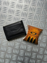 Charger l&#39;image dans la galerie, Early 2000&#39;s Oakley Software Small Kevlar Wallet