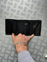 Carica l&#39;immagine nel visualizzatore di Gallery, Early 2000&#39;s Oakley Software Small Kevlar Wallet