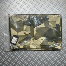 Carica l&#39;immagine nel visualizzatore di Gallery, Maharishi Camouflage Multi-Pocket Laptop Case