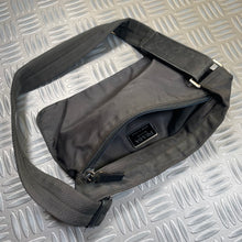 Carica l&#39;immagine nel visualizzatore di Gallery, Prada Mainline Grey Side Bag