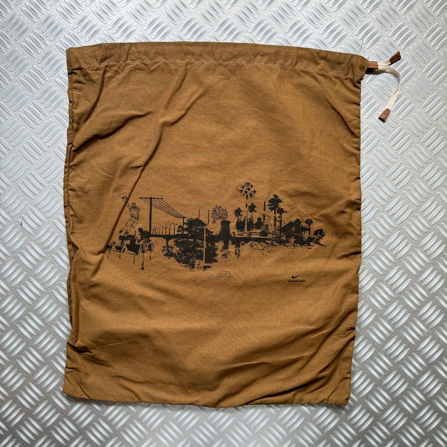 Nike Considered Graphic Drawcord Bag