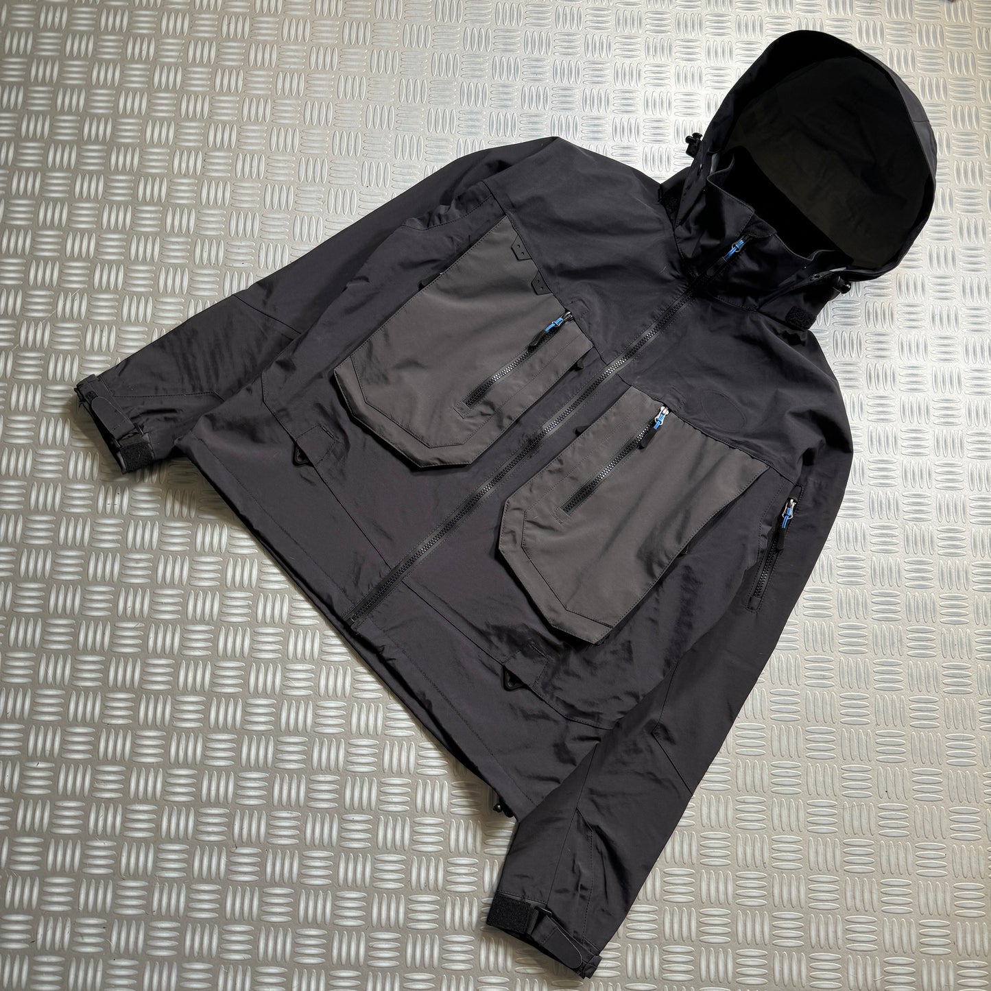 Early 2000's Multi-Pocket Taped Seam Waterproof Technical Jacket - Medium/Large