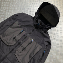 Carica l&#39;immagine nel visualizzatore di Gallery, Early 2000&#39;s Multi-Pocket Taped Seam Waterproof Technical Jacket - Medium/Large