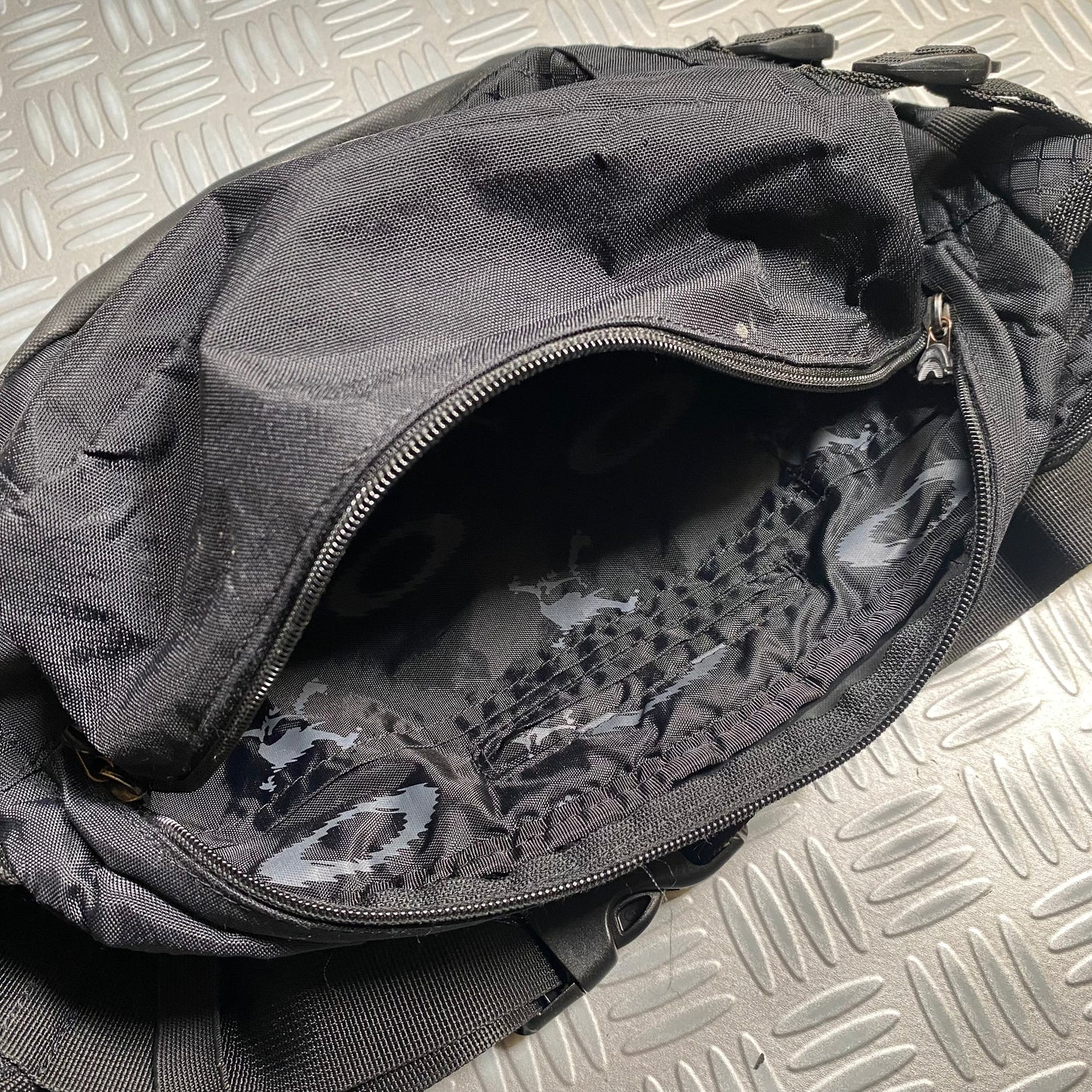 Oakley Technical Cross Body Bag