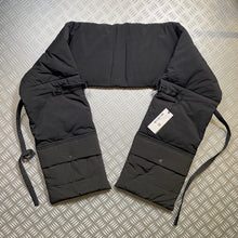 Load image into Gallery viewer, Maharishi Padded Utility Pocket Scarf