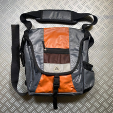 Carica l&#39;immagine nel visualizzatore di Gallery, Nike ACG Orange/Grey Patent Side Bag