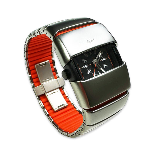 Montre Nike D-Line en acier inoxydable du début des années 2000
