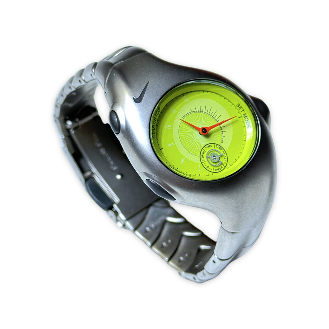 Montre analogique Nike Triax en acier inoxydable du début des années 2000