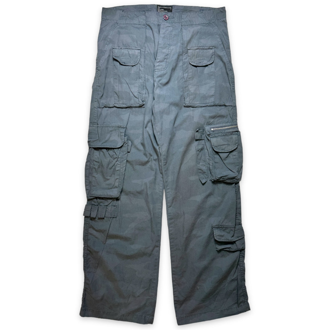 Early 2000's Stüssy Grey Camo Multi Pocket Cargo Pant - 32