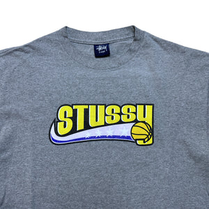 Tee-shirt Stüssy Basketball Spellout des années 1990 - Moyen / Grand