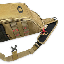 Carica l&#39;immagine nel visualizzatore di Gallery, Oakley Cross Body Tri-Harness Shell Bag