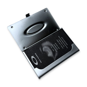Porte-cartes en métal Oakley du début des années 2000