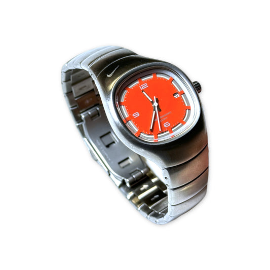 Montre analogique Nike Triax Armored II Chrono en acier inoxydable du début des années 2000