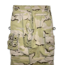 Carica l&#39;immagine nel visualizzatore di Gallery, 1997 Multi-Pocket Military Camouflage Pant - 32&quot; Waist
