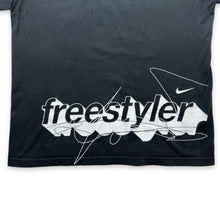 Charger l&#39;image dans la galerie, T-shirt Nike Player Freestyler - Moyen / Grand XL