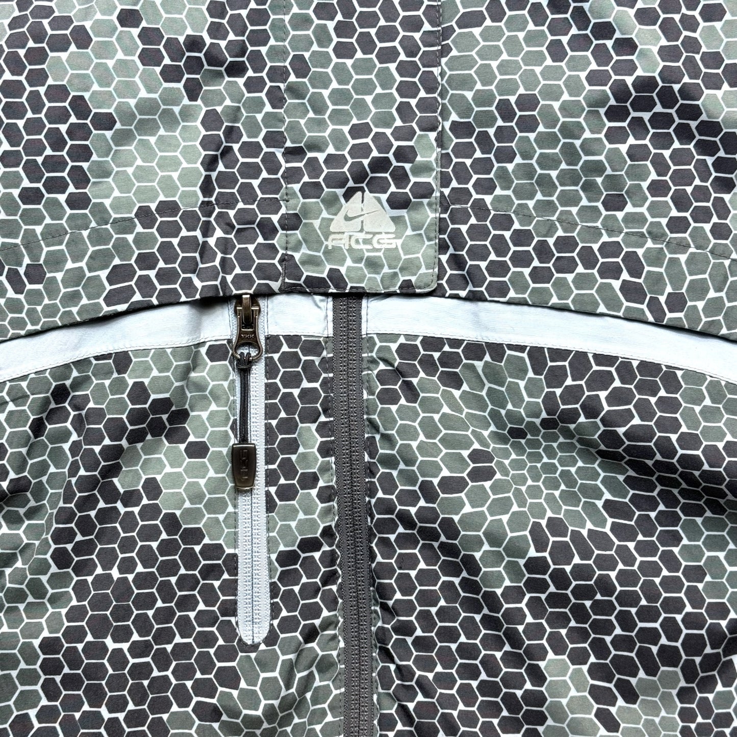 Early 2000's Nike ACG Centre Graphic Reptile Camo Padded Jacket - Small