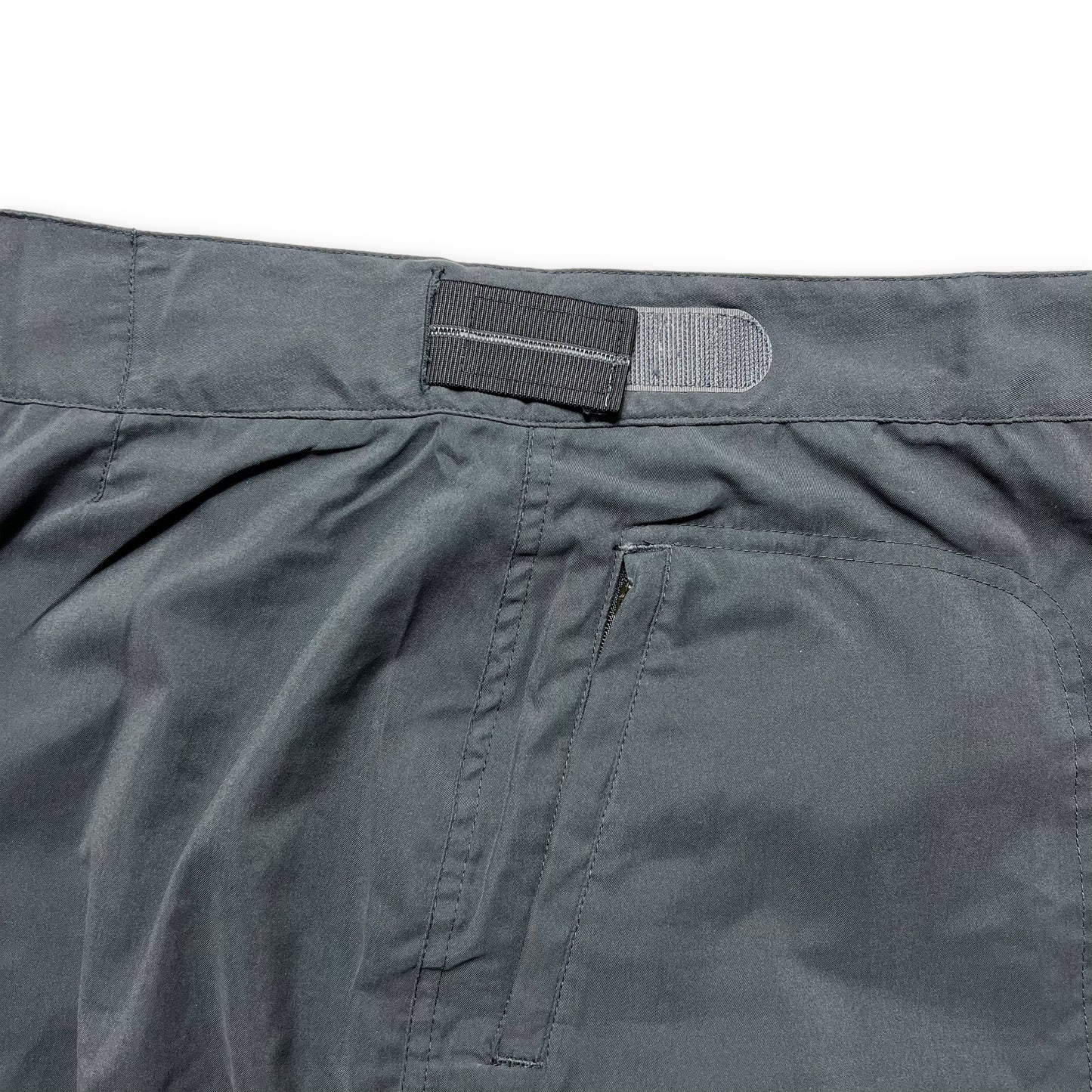 Nike ACG Gris 2in1 Zip Off Jupe SS02' - Plusieurs tailles