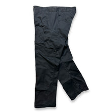 Charger l&#39;image dans la galerie, Pantalon cargo Oakley Jet Black multi-poches - Taille 36&quot;