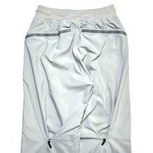 Charger l&#39;image dans la galerie, Pantalon Nike Eggshell Multi-Zip Compartment du début des années 2000 - Taille 34&quot;