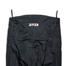 Charger l&#39;image dans la galerie, SS99&#39; Prada Sport Pantalon de survêtement en nylon rembourré noir jais - Taille 32&quot;
