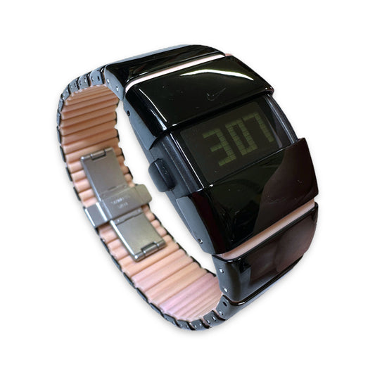 Montre numérique Nike D-Line noir/rose bébé en acier inoxydable du début des années 2000