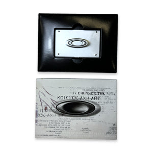 2000 年代初頭の Oakley メタル カード ホルダー