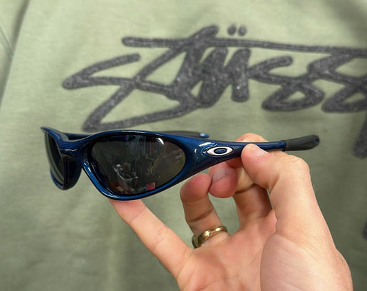 Oakley Minute