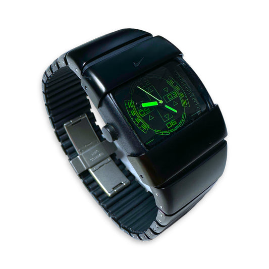 Montre analogique Nike D-Line en acier inoxydable du début des années 2000