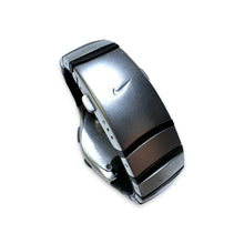 Carica l&#39;immagine nel visualizzatore di Gallery, Early 2000’s Nike Stainless Steel Triax Watch