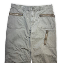 Carica l&#39;immagine nel visualizzatore di Gallery, Early 00’s DKNY Exposed Zip Cargo Pant - 38-40” Waist