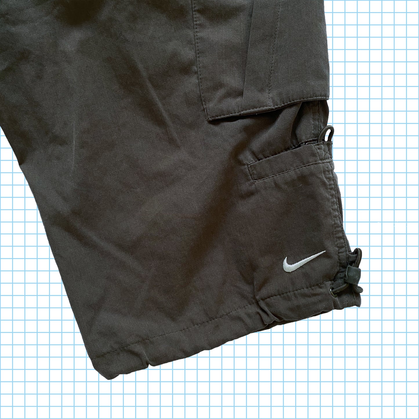 Vintage Nike Multi Pocket Cargo Shorts • Small / Medium
