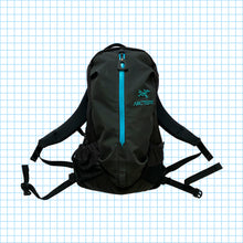 Load image into Gallery viewer, Arc’teryx Arro 22 Stealth Black Backpack