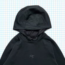 Charger l&#39;image dans la galerie, Arc&#39;teryx Center Logo Sweat à capuche brodé noir - Moyen / Grand