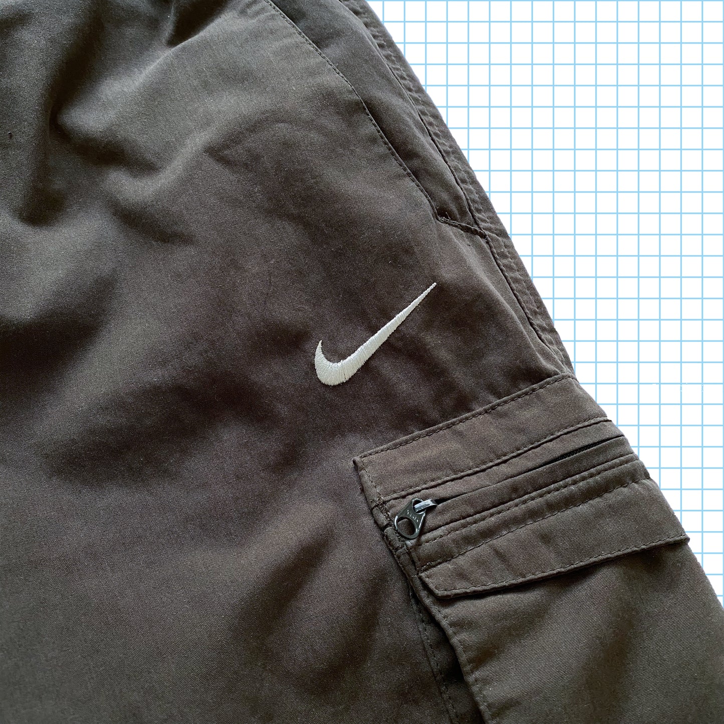 Vintage Nike Multi Pocket Cargo Shorts • Small / Medium
