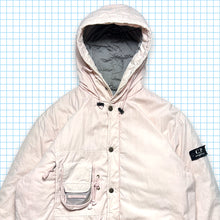 Charger l&#39;image dans la galerie, Fin des années 90 CP Company Baby Pink Tri-Pocket Parka Down Jacket - Moyen