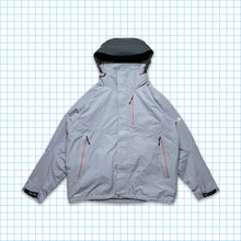 Carica l&#39;immagine nel visualizzatore di Gallery, Nike ACG Light Grey Packable Hood Gore-Tex Tri-Pocket Jacket Fall 04’ - Extra Large / Extra Extra Large