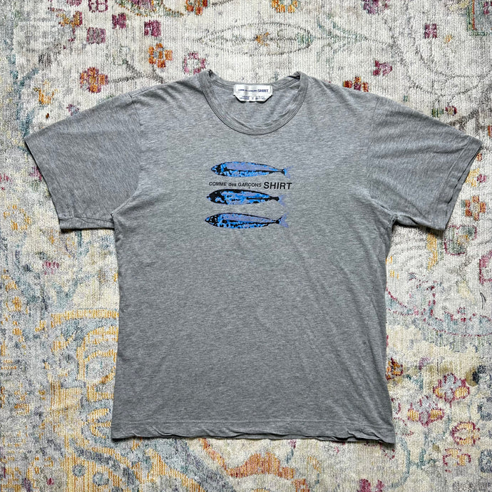 Tee-shirt graphique Comme Des Garcons des années 2000 - Petit / Moyen