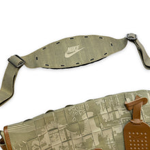 Charger l&#39;image dans la galerie, Sac à bandoulière Nike considéré au début des années 2000