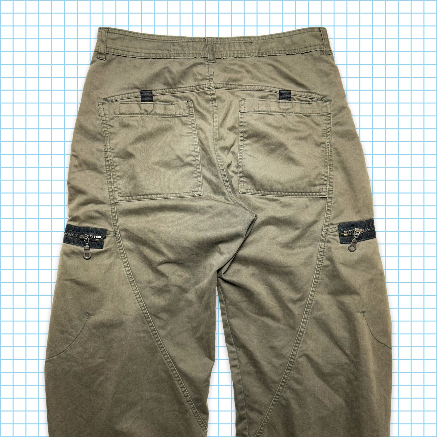 Marithé+François Girbaud Pantalon cargo à panneaux incurvés - Taille 34"