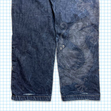 Charger l&#39;image dans la galerie, vintage Maharishi Tonal Dragon Brodé Selvedge Denim - Taille 30 » / 32 »