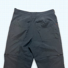 Load image into Gallery viewer, Nike ACG 2in1 Convertible Trousers Summer 04&#39; - 30&quot; Waist