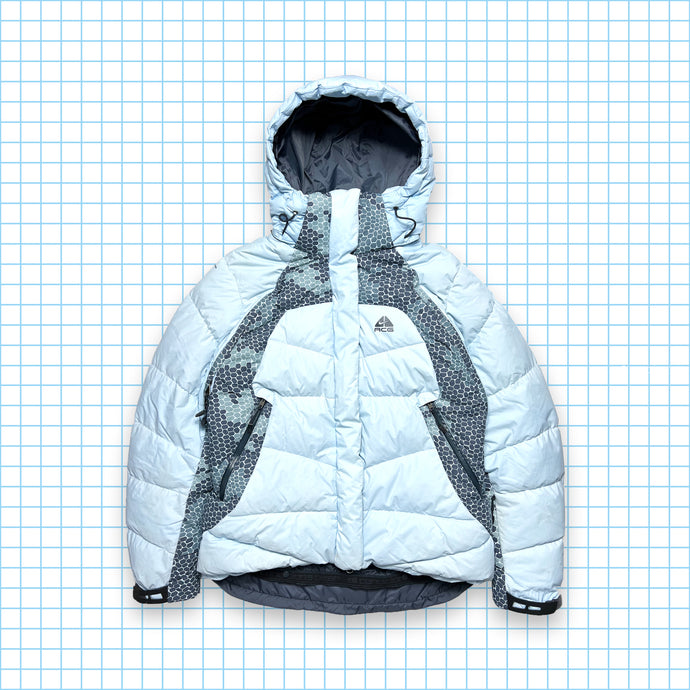 Nike ACG Baby Blue Reptile Hex Paneled Camo Puffer Jacket - Petit / Moyen