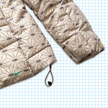 Load image into Gallery viewer, Nike ACG Abstract All Over Graphic Light Beige 550 Down Puffer Jacket - Medium